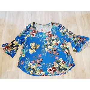 Harlow & Rose Women's 3X Blue Floral Blouse‎ Crisscross Shoulder Bell Sleeves